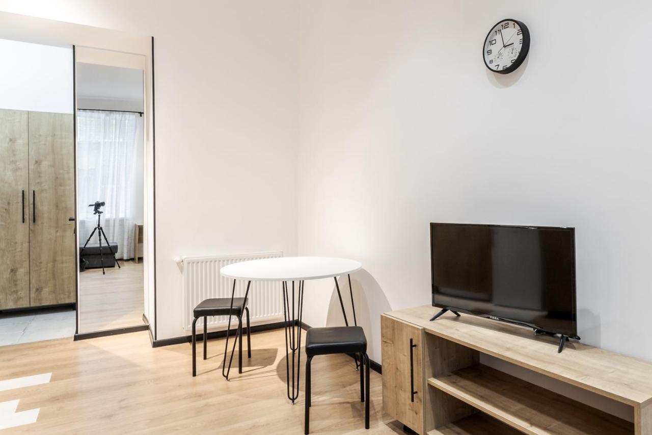 Modern Apartment In The Old City Lviv Kültér fotó