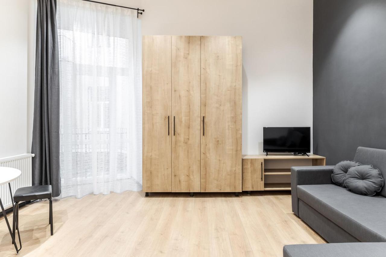 Modern Apartment In The Old City Lviv Kültér fotó