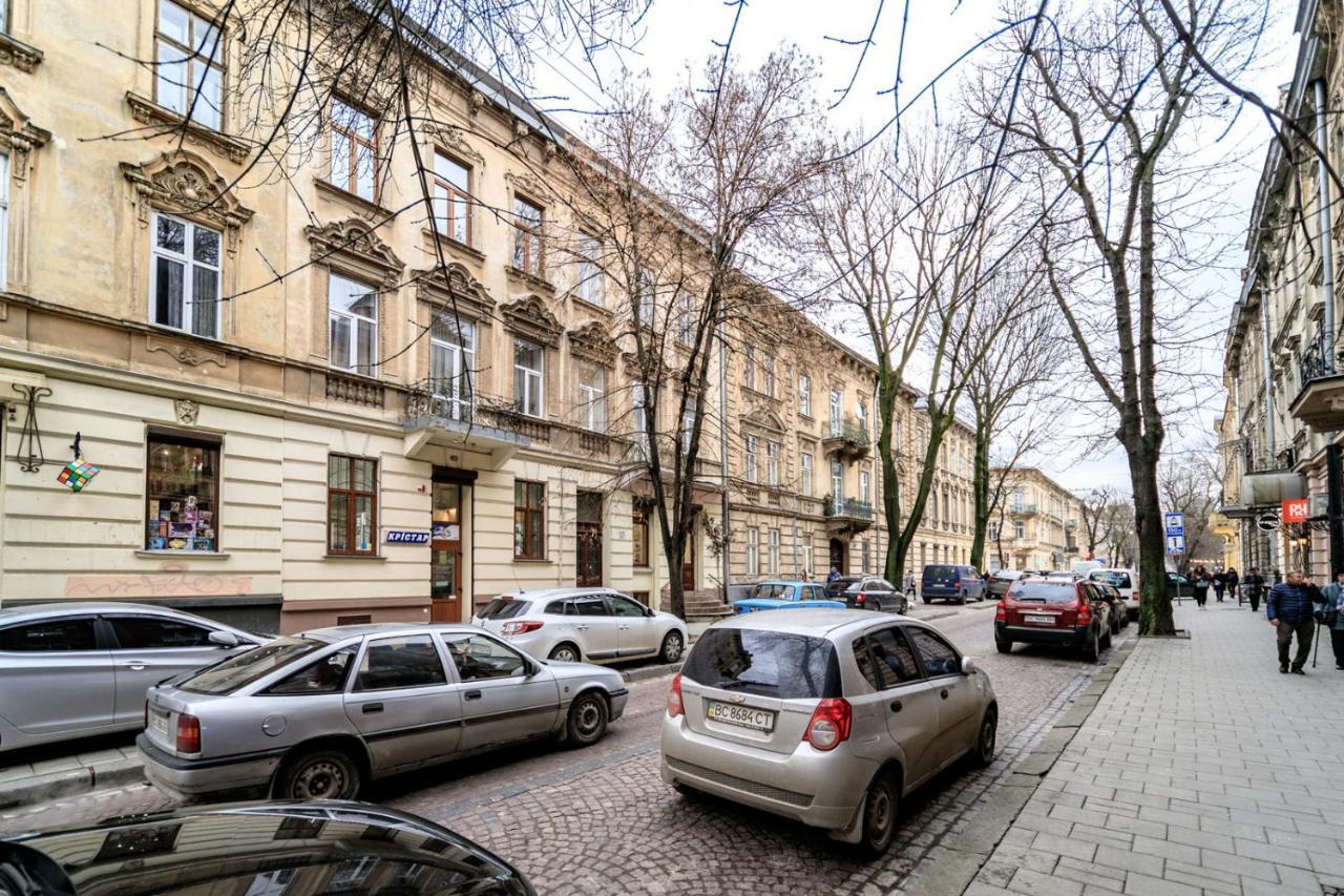 Modern Apartment In The Old City Lviv Kültér fotó