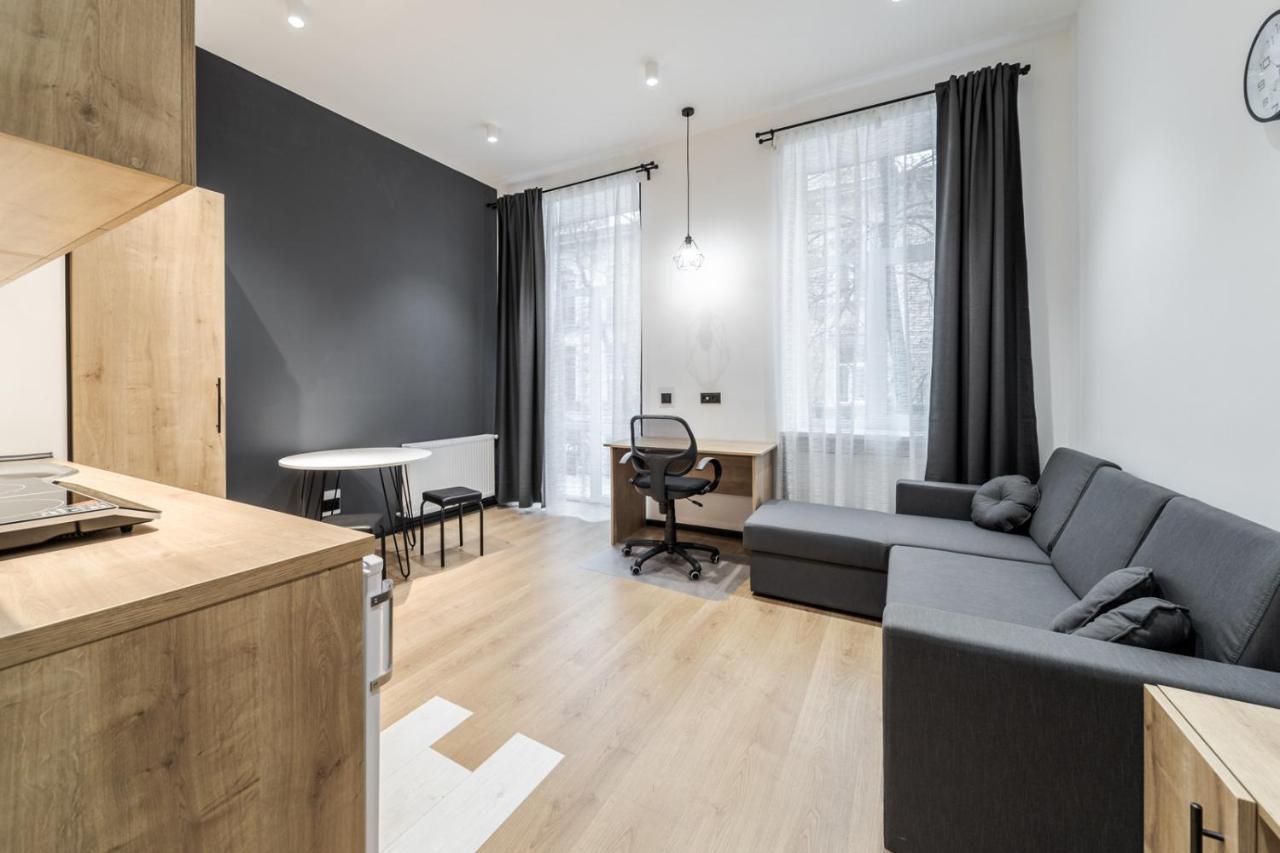 Modern Apartment In The Old City Lviv Kültér fotó
