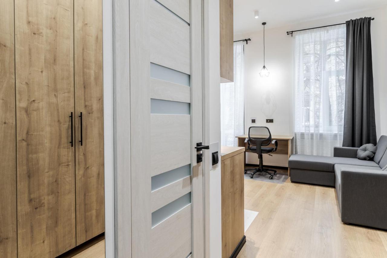 Modern Apartment In The Old City Lviv Kültér fotó